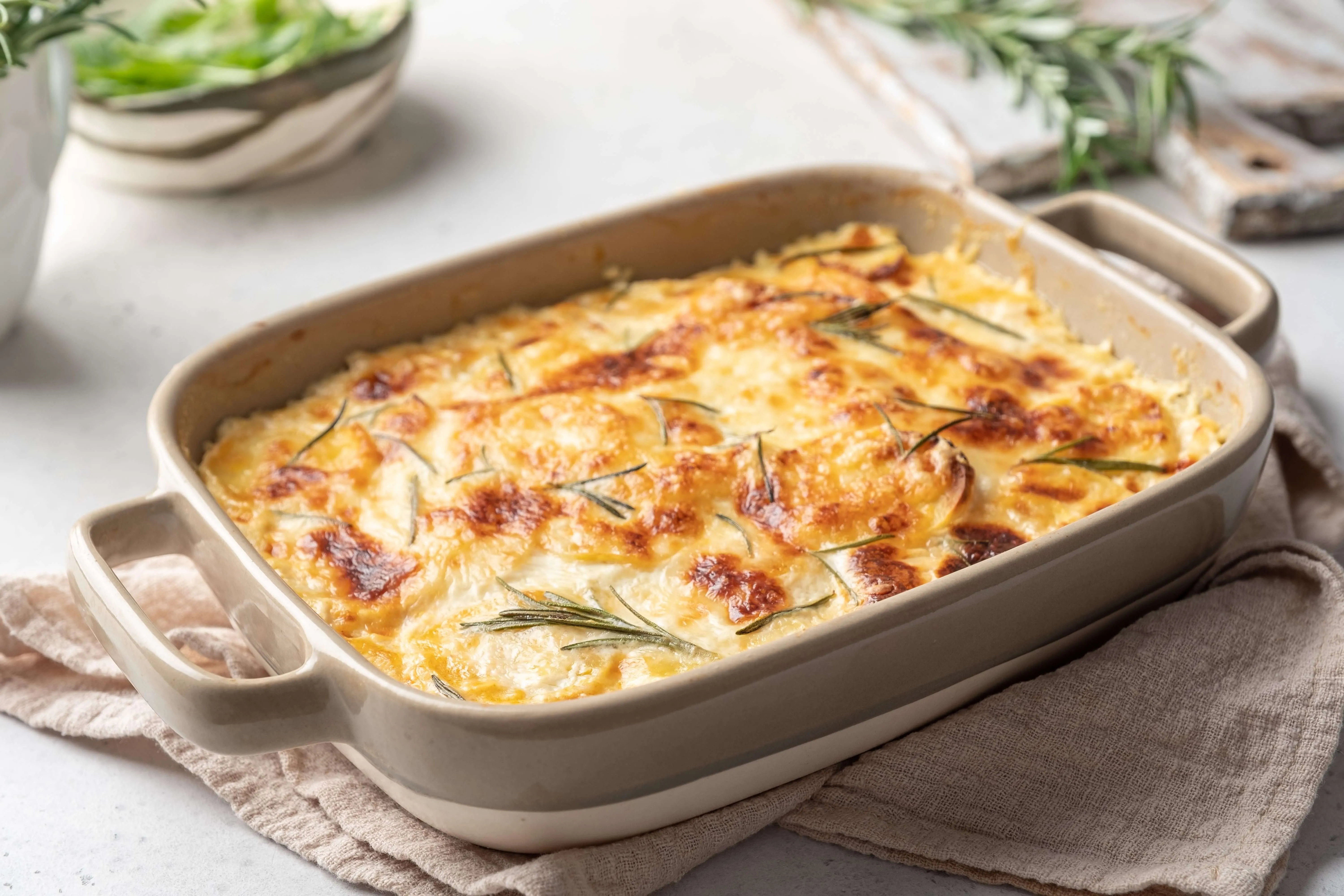Гратен с сыром с грецким орехом
